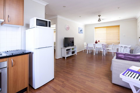 Aurora Holiday Apartment @West Beach - 1 Gold Coast 1