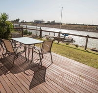 Waterfront on Jefferson at Wellington Marina SA - Gold Coast 4U
