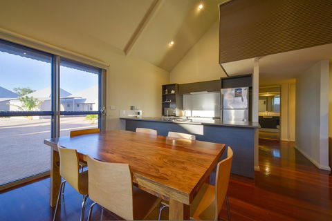 Exmouth Escape Resort - Gold Coast 4U 7