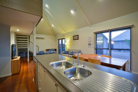 Exmouth Escape Resort - Gold Coast 4U 17