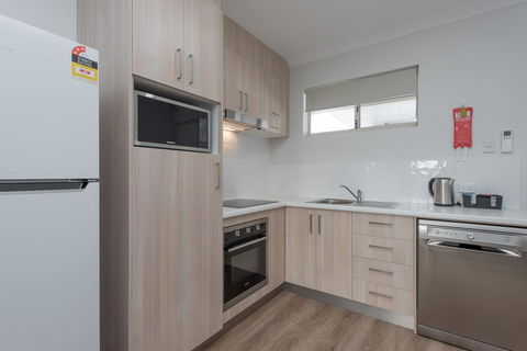 Jurien Bay Motel Apartments - Gold Coast 4U 16