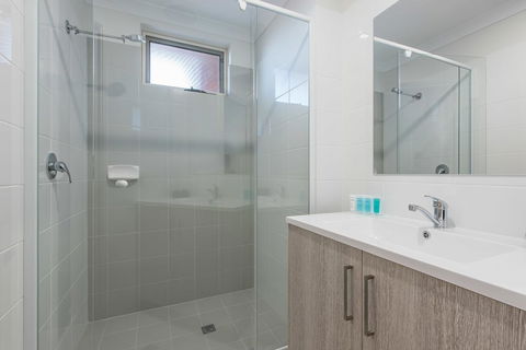 Jurien Bay Motel Apartments - Gold Coast 4U 11