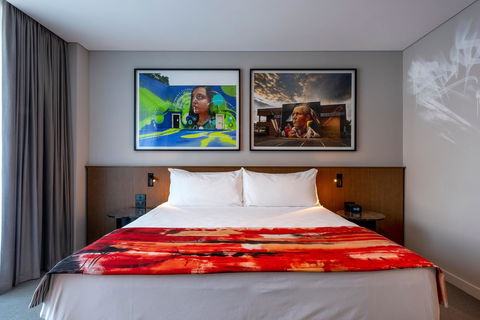 The Adnate Perth - Art Series - Gold Coast 4U 16