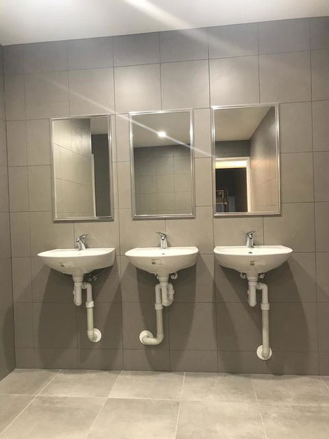 Perth City Backpackers Hostel - Note - Valid Passport Required To Check In - Gold Coast 4U 14