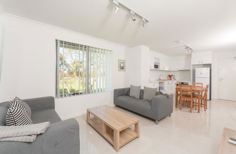 Yaran Suites - Accommodation Gold Coast 1