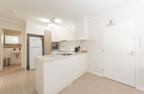 Yaran Suites - Accommodation Gold Coast 28