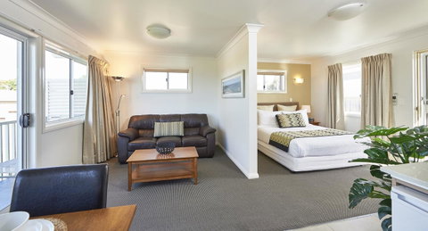 Harbour View Apartments - Accommodation Gold Coast 2