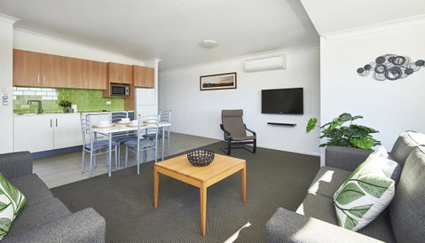 Harbour View Apartments - Accommodation Gold Coast 5
