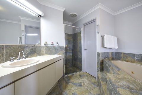 Abbey Beach Resort - 1 Gold Coast 19