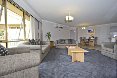 Abbey Beach Resort - 1 Gold Coast 24