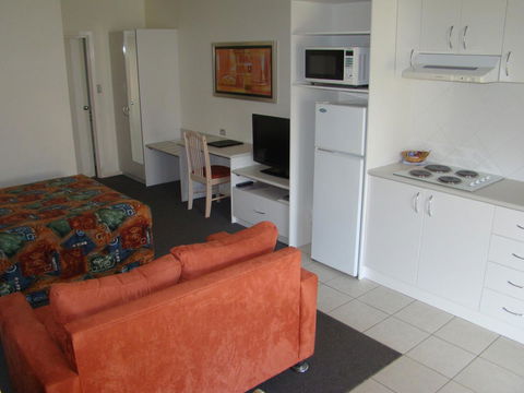 Dunsborough Central Motel - Gold Coast 4U 5
