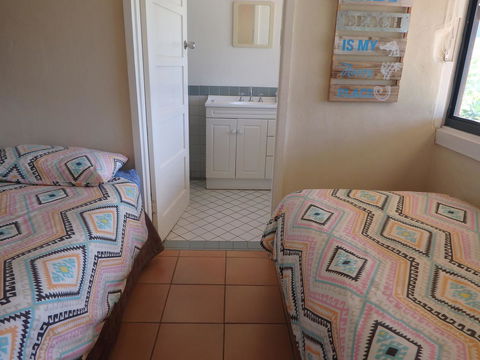 Lazy Lobster Holiday Units & Chalets - Accommodation Gold Coast 2