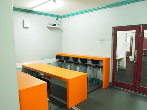 The Emperors Crown Hostel - Gold Coast 4U 43
