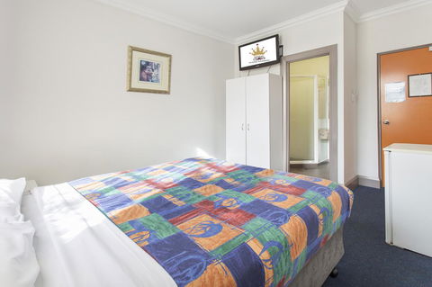 The Emperors Crown Hostel - Gold Coast 4U 23
