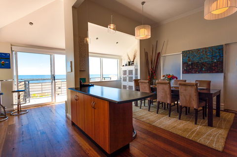 Cottesloe Beach House I - Gold Coast 4U 12