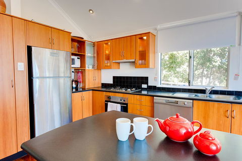 Cottesloe Beach House I - Gold Coast 4U 6