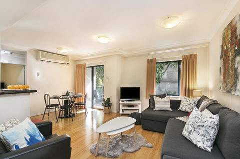 Perth Short Stays - 1 Gold Coast 30