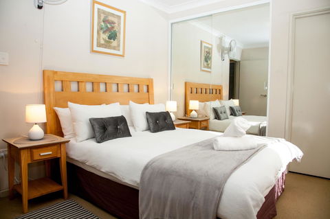 Perth Short Stays - 1 Gold Coast 20