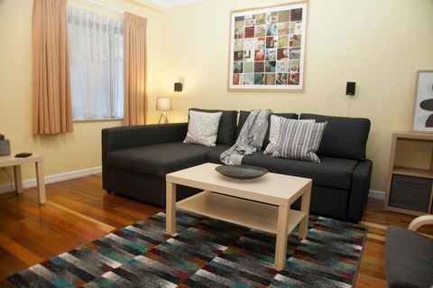 Perth Short Stays - 1 Gold Coast 15