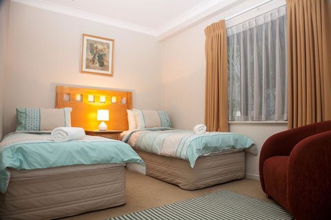 Perth Short Stays - 1 Gold Coast 3