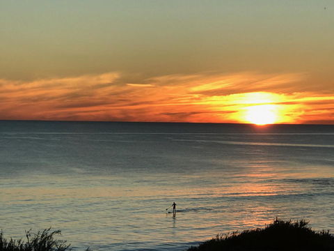 Cottesloe Beachfront Ocean View Apartment - Gold Coast 4U 4