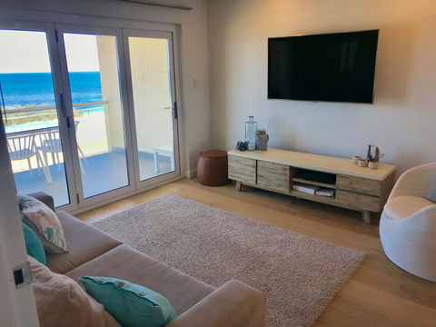 Cottesloe Beachfront Ocean View Apartment - Gold Coast 4U 6