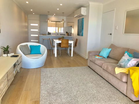 Cottesloe Beachfront Ocean View Apartment - Gold Coast 4U 7