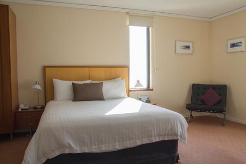 Ocean Beach Hotel - Gold Coast 4U 1