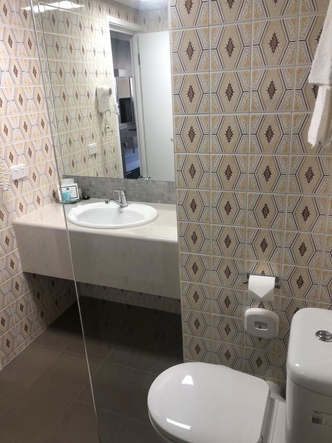 Dog Rock Motel - Accommodation Gold Coast 13