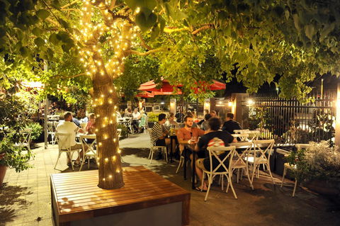 The Stirling Arms Hotel - Accommodation Gold Coast 2