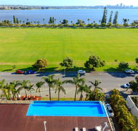 Crowne Plaza Perth - Gold Coast 4U