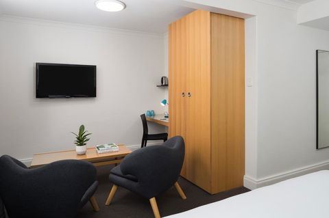 Pensione Hotel Perth - Gold Coast 4U 1