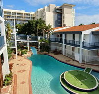 West Beach Lagoon 220 Stylish and Cozy - Gold Coast 4U