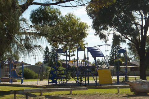 Ocean Beach Chalet 18 - Accommodation Gold Coast 22