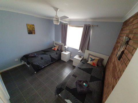 Ocean Beach Chalet 18 - Accommodation Gold Coast 8