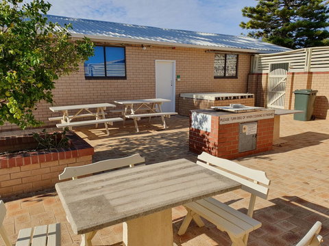 Ocean Beach Chalet 18 - Accommodation Gold Coast 11