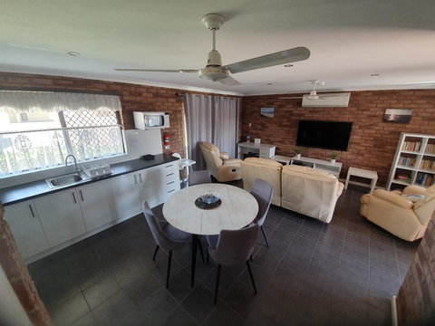 Ocean Beach Chalet 18 - Accommodation Gold Coast 3