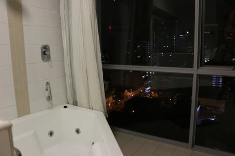 Centre Of Perth Whole Apartment W/view&spa&pool&wifi - Gold Coast 4U 14