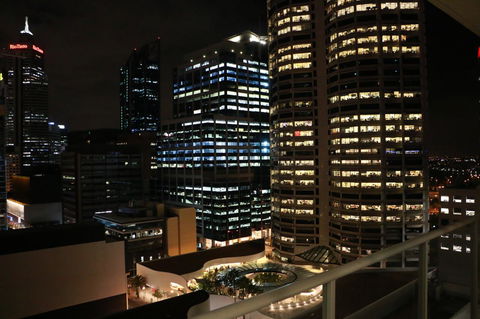 Centre Of Perth Whole Apartment W/view&spa&pool&wifi - Gold Coast 4U 15