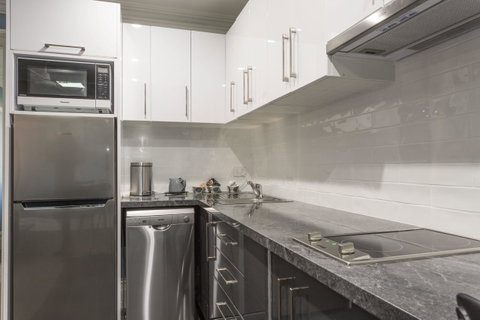 Blue Door Apartments - Accommodation Gold Coast 10