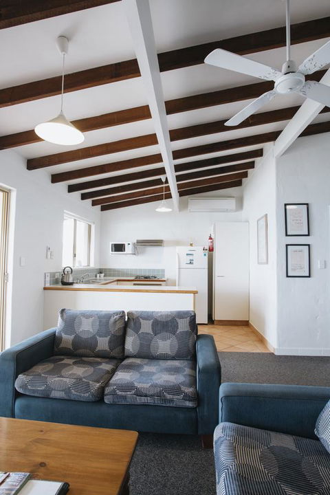 Canal Rocks Beachfront Apartments - Accommodation Gold Coast 4
