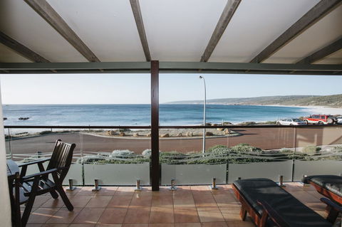 Canal Rocks Beachfront Apartments - Accommodation Gold Coast 0