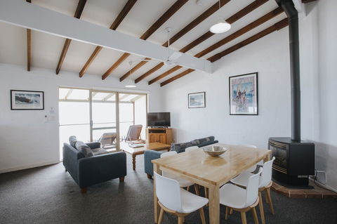 Canal Rocks Beachfront Apartments - Accommodation Gold Coast 22