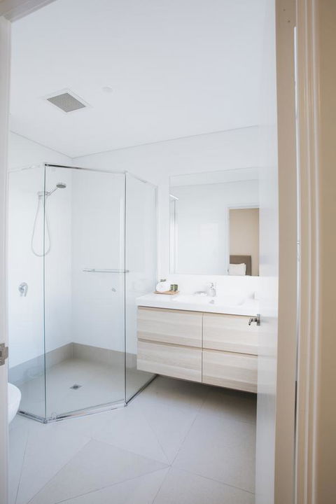 Canal Rocks Beachfront Apartments - Accommodation Gold Coast 40