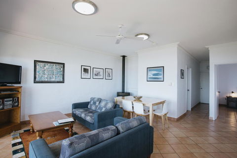 Canal Rocks Beachfront Apartments - Accommodation Gold Coast 9
