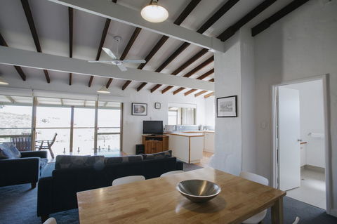 Canal Rocks Beachfront Apartments - Accommodation Gold Coast 16