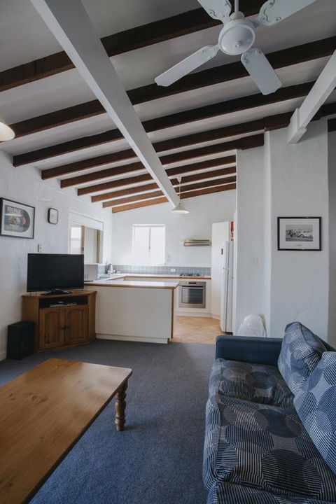 Canal Rocks Beachfront Apartments - Accommodation Gold Coast 11