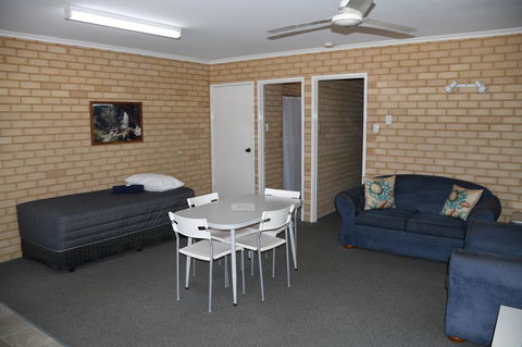 Kalbarri Seafront Villas - Gold Coast 4U 15