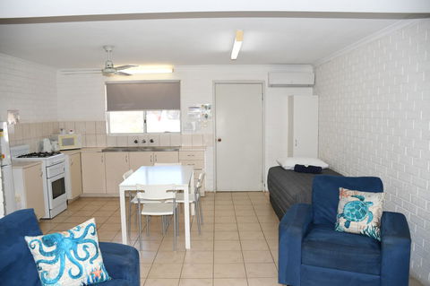 Kalbarri Seafront Villas - Gold Coast 4U 17