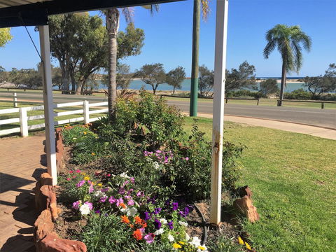 Kalbarri Seafront Villas - Gold Coast 4U 10